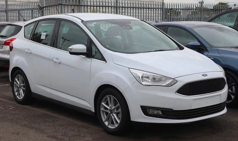 Ford C-Max – który silnik wybrać? Odkryj zalety różnych opcji!